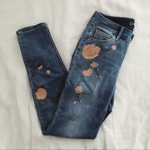 MiracleBody Embroidered Skinny Jeans